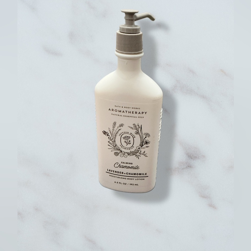 Bath & Body Works Aromatherapy Lavender + Chamomile Lotion - Cream & Taupe Pump